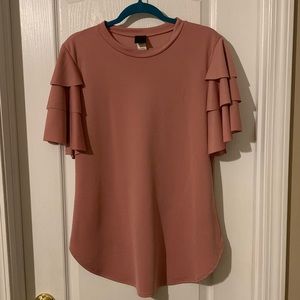Cute blouse with unique sleeves